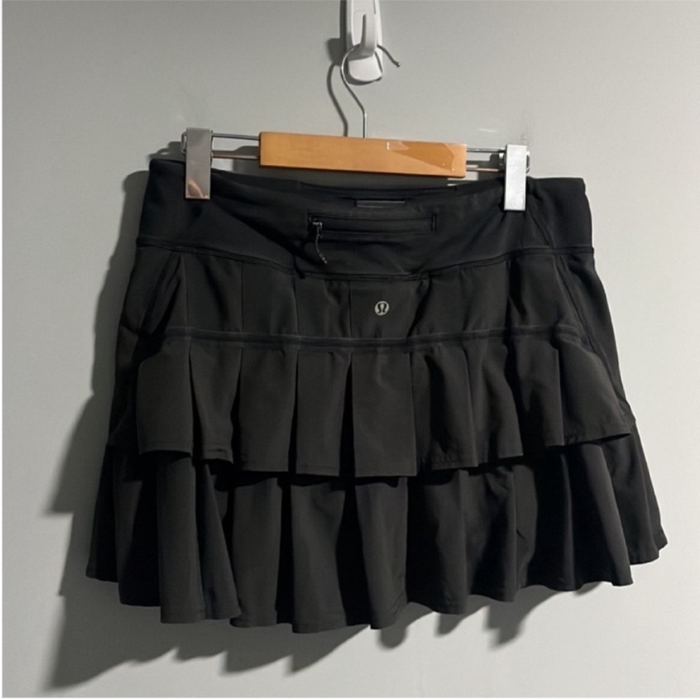 SOLD Lululemon Run: Pace Setter Skirt in black - Picture 4 of 6